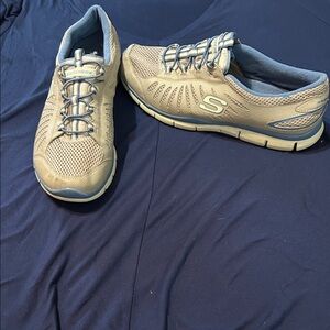Skechers women’s tennis shoes